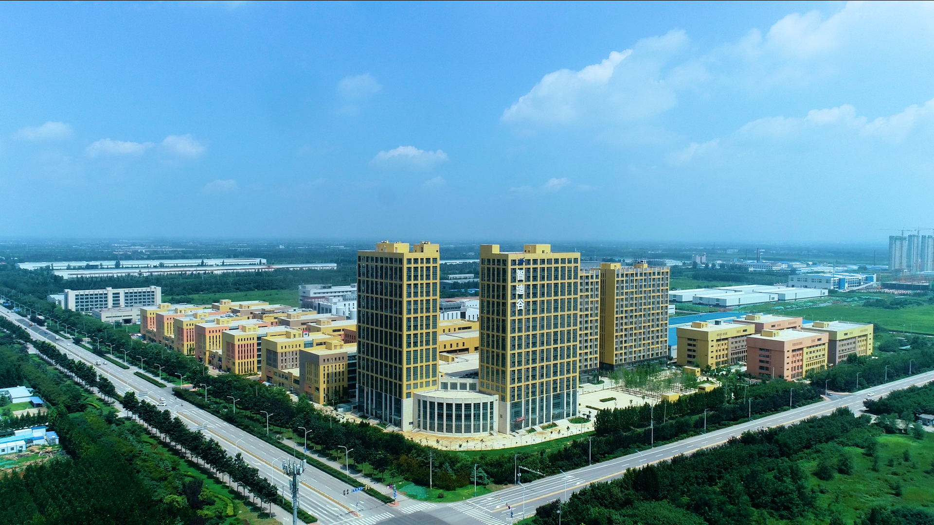 智造谷产业园园区位于济南市高新东区春晖路 2966 号,春晖路以东,科远